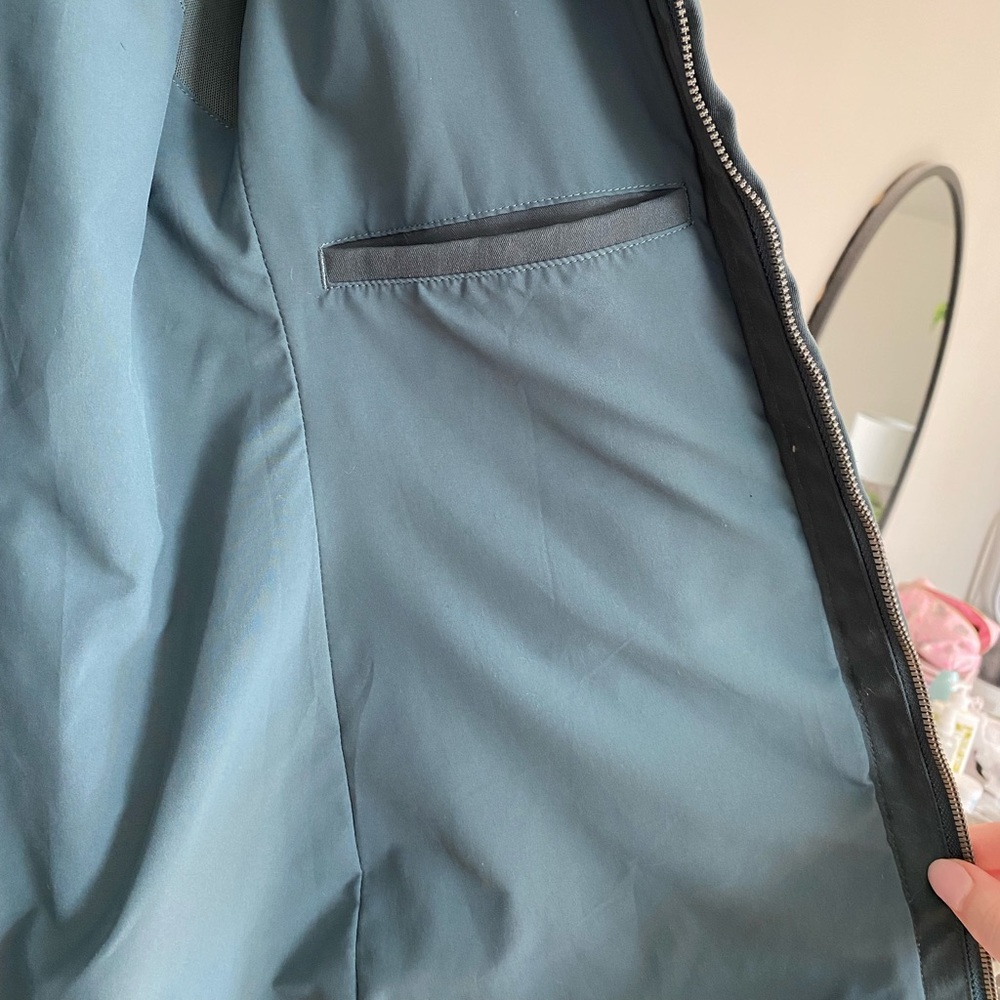 Lululemon Rain Jacket - Picture 11 of 13